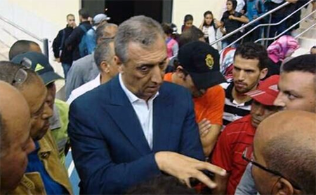 بسبب جائحة كورونا.. عمالة الحسيمة تتدخل وتغطي تكاليف إطعام الأطباء والمرضى بمستشفى إمزورن