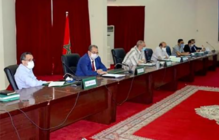 عامل الحسيمة فريد شوراق يترأس اجتماعا حول البرنامج الجهوي للطرق القروية