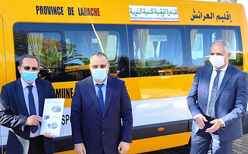 العرائش: تسليم حافلات النقل المدرسي للجماعات القروية