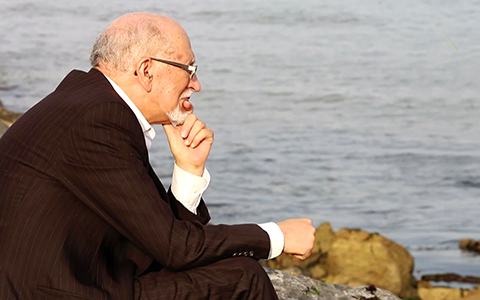 الدكتورة كريمة حجاج تقرأ عملا أكاديميا لشكيب إسلامي Hermenéutica y Traducción del Corán  en Taha Abderrahmán