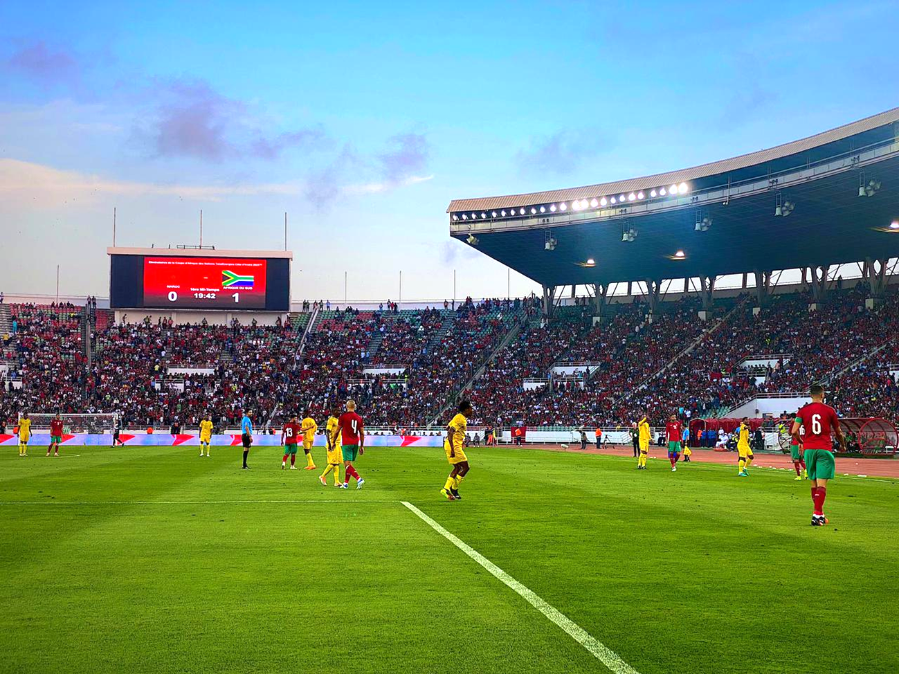 الجماهير المغربية تصب جام غضبها على الناخب الوطني خاليلوزيتش