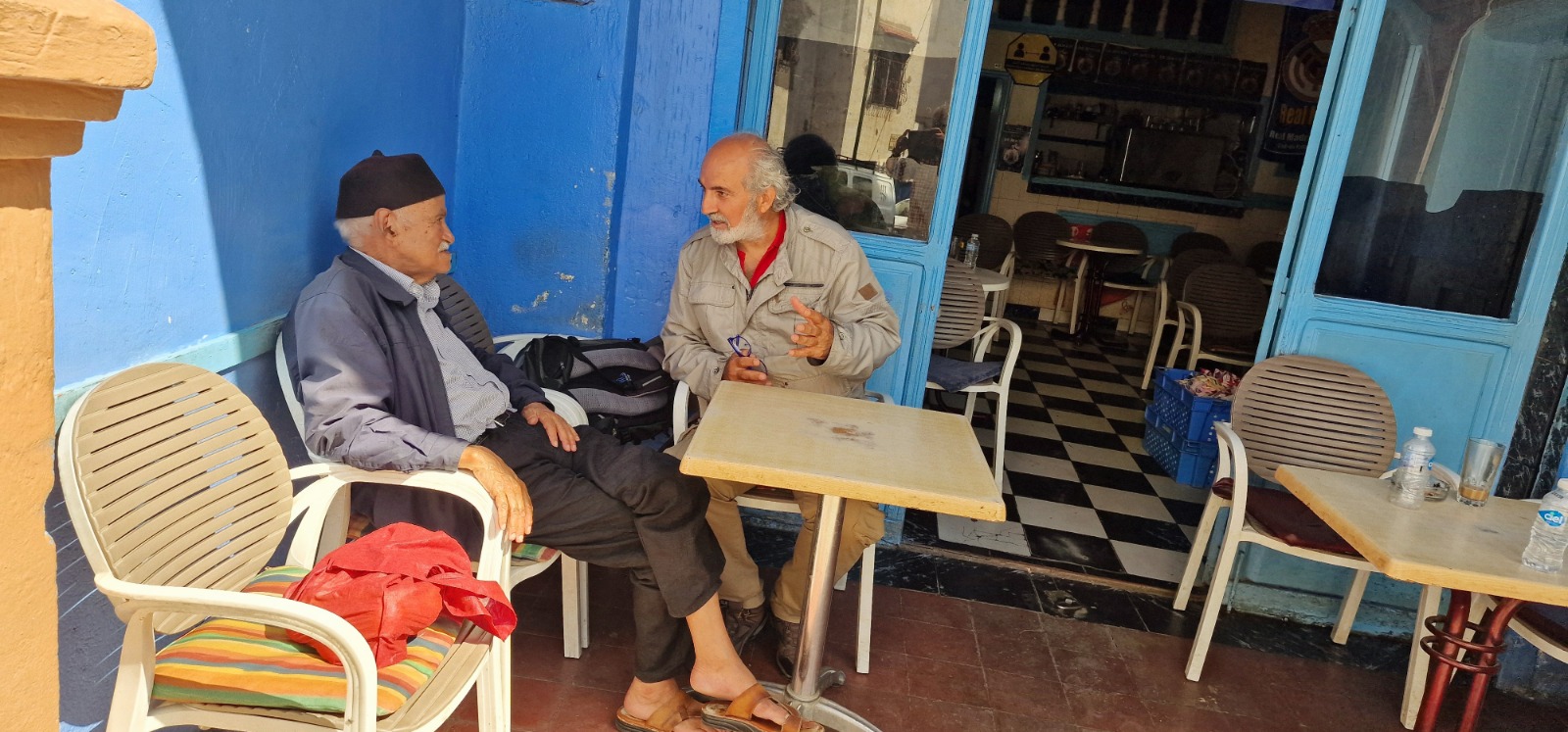 شفشاون… المدينة التي كتبتُ اسمي على زرقتها ثم منحتني مواطنتها