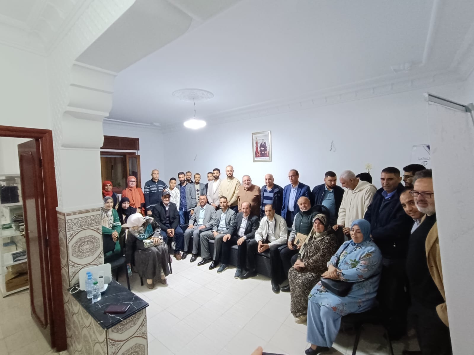 “المنهج النقدي ووظيفيته في توجيه الحوار الديني في كتابات المتهتدين إلى الإسلام من أهل الكتاب”