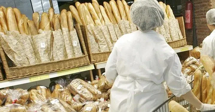 توقيف 10 مسيري مخابز بعد ضبط مواد غذائية غير صالحة للاستهلاك